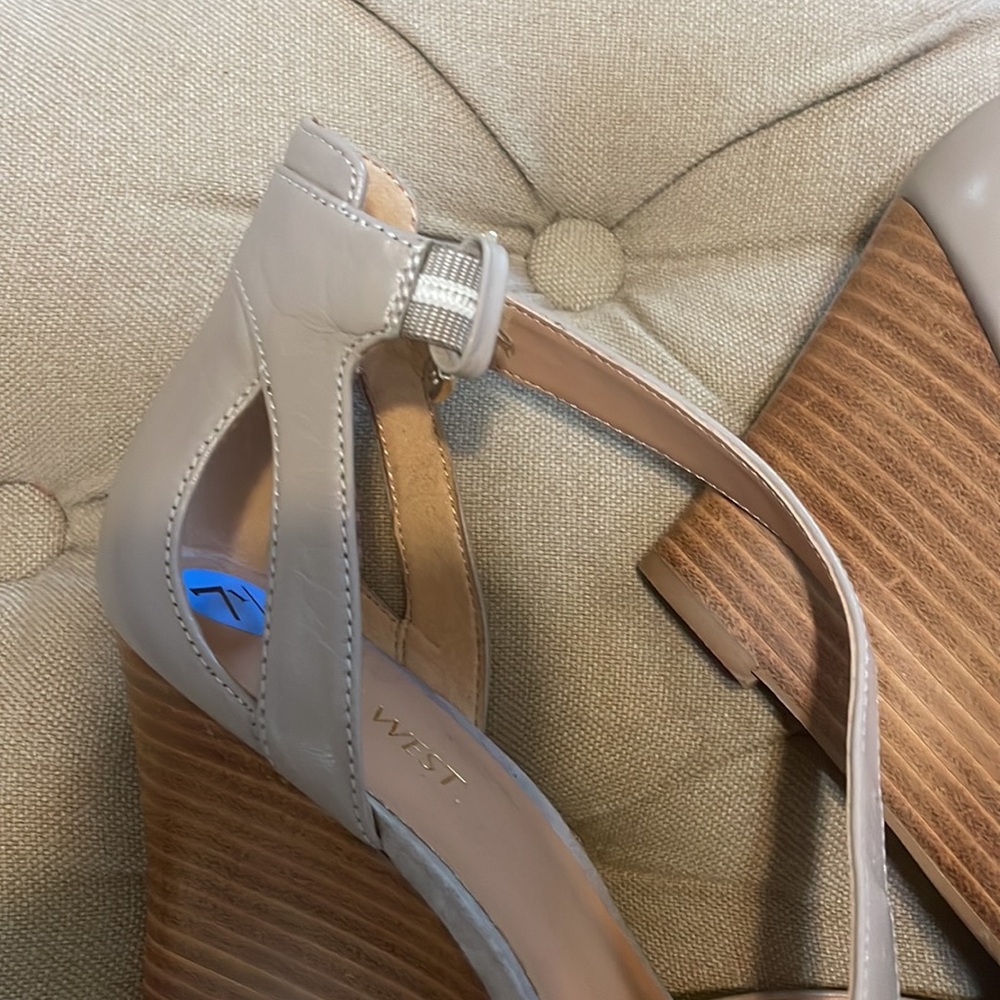 Nine West size 7.5 - Picture 2 of 5
